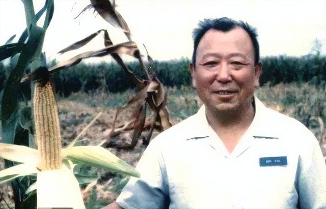 他是陕西首位民选省委书记，重视基层民生，病逝后获百姓自发送别