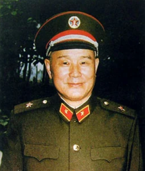 曹海炳——原福州军区炮兵副司令员、政委