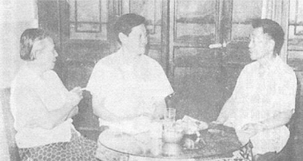 曹秀清（左）和杜聿明   杨振宁